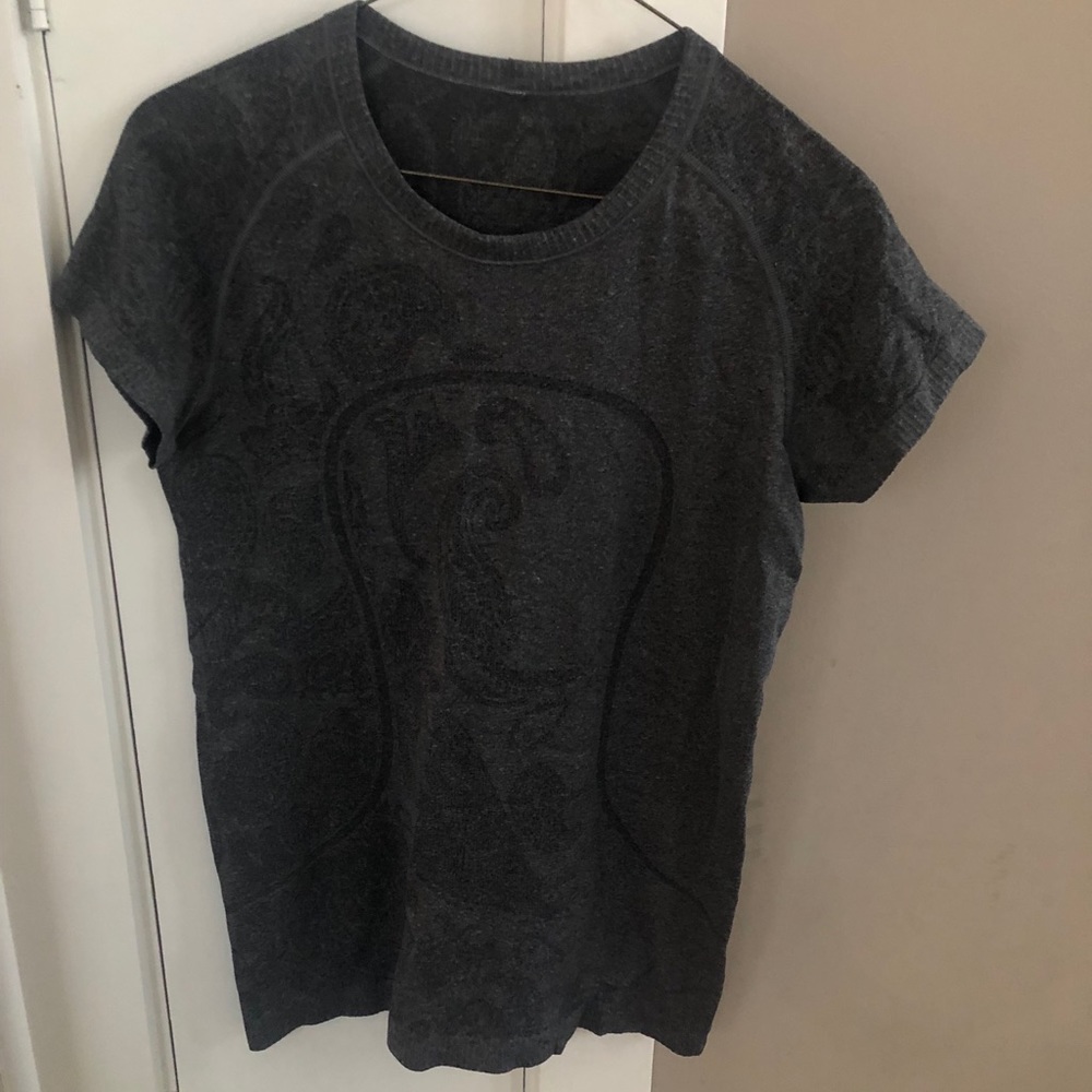 Lululemon short sleeve work out top